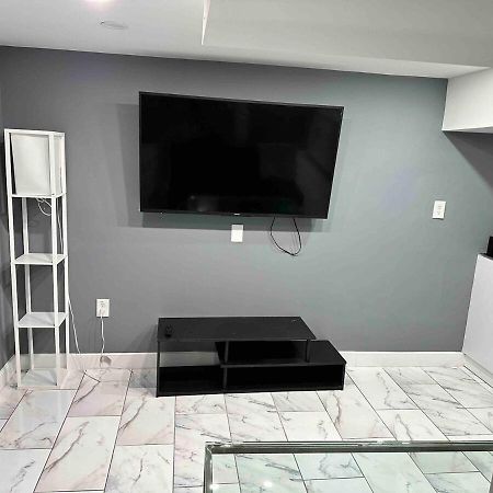 Lovely Basement 1-Bedroom With Free Parking Washington Buitenkant foto