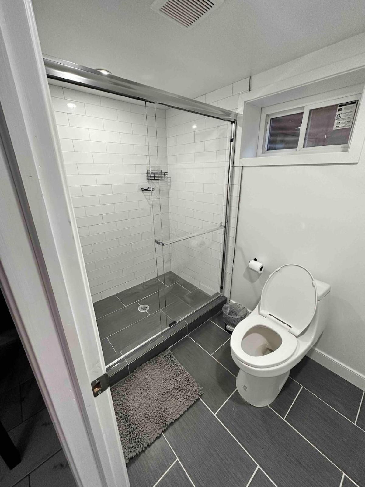 Lovely Basement 1-Bedroom With Free Parking Washington Buitenkant foto